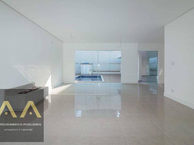 Casa para Venda em Santana de Parnaíba - 3