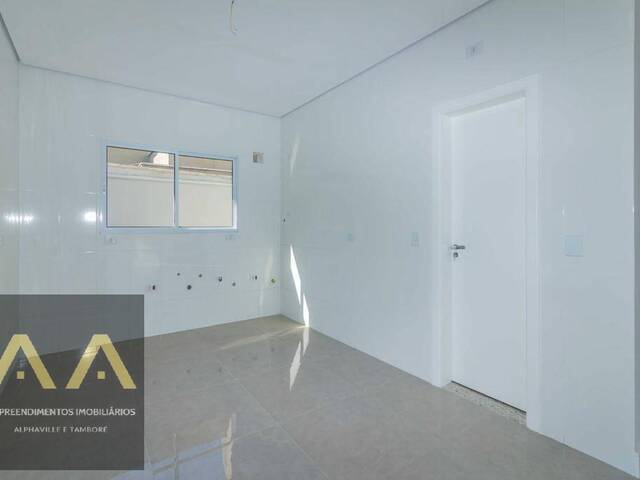Casa para Venda em Santana de Parnaíba - 4