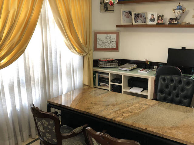 #993 - Casa para Venda em Santana de Parnaíba - SP