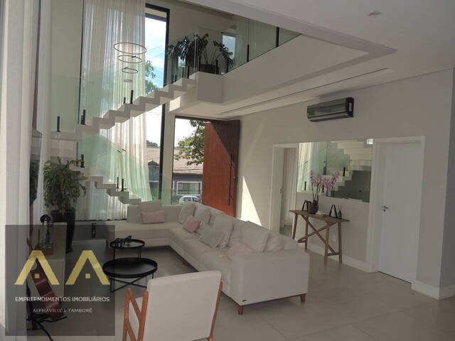 #1020 - Casa para Venda em Santana de Parnaíba - SP