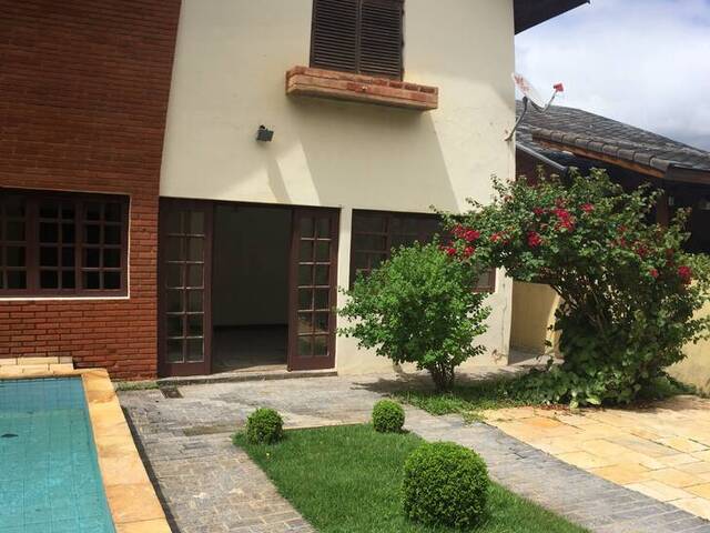 #985 - Casa para Locação em Santana de Parnaíba - SP