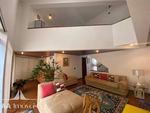 Casa para Venda em Santana de Parnaíba - 5