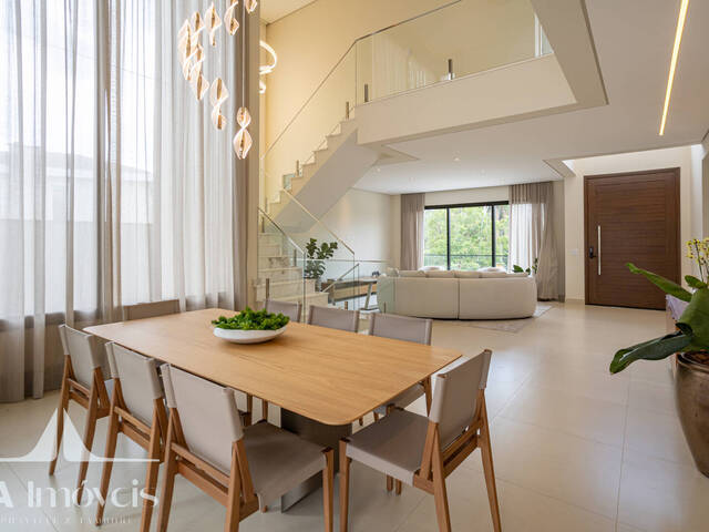 Casa para Venda em Santana de Parnaíba - 2