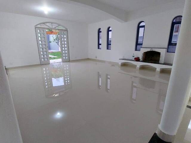 Casa para Venda em Santana de Parnaíba - 5