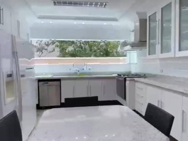 Casa para Venda em Santana de Parnaíba - 5