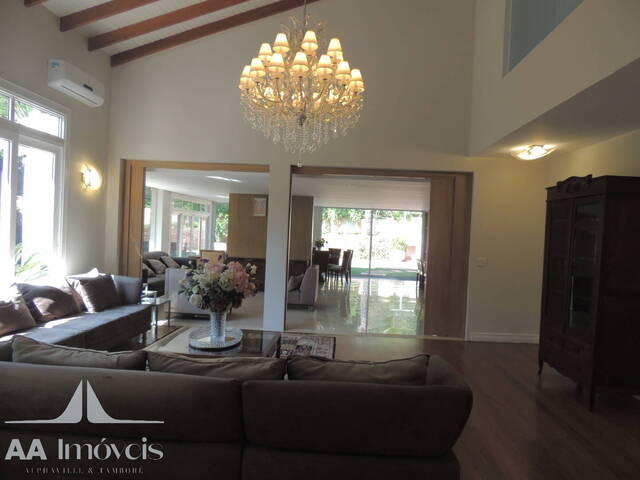 #1099 - Casa para Venda em Santana de Parnaíba - SP