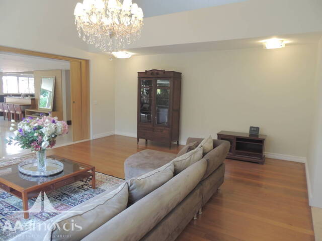 #1099 - Casa para Venda em Santana de Parnaíba - SP