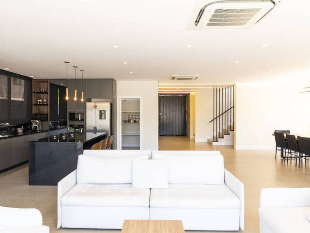 #1160 - Casa para Venda em Santana de Parnaíba - SP - 3