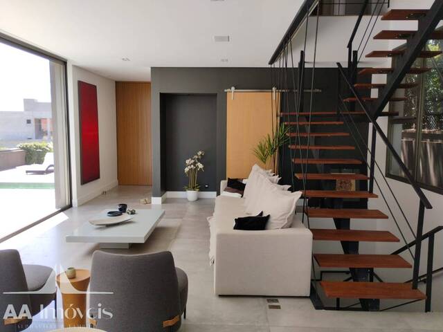 Casa para Venda em Santana de Parnaíba - 4