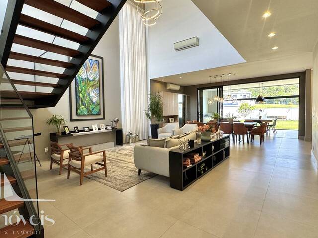 Casa para Venda em Santana de Parnaíba - 4