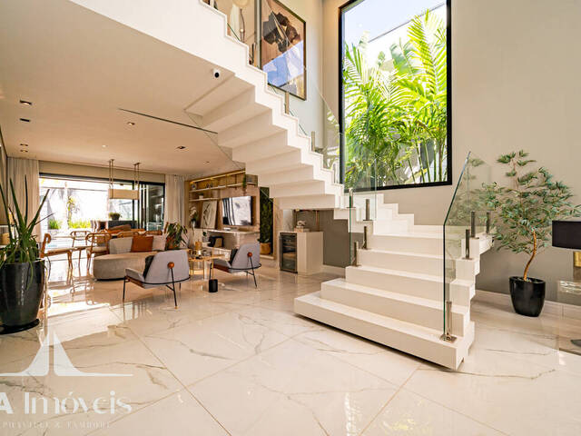 #1240 - Casa para Venda em Santana de Parnaíba - SP