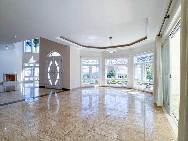 Casa para Venda em Santana de Parnaíba - 4