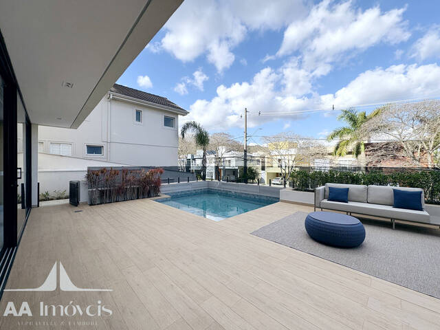 #1391 - Casa para Venda em Santana de Parnaíba - SP