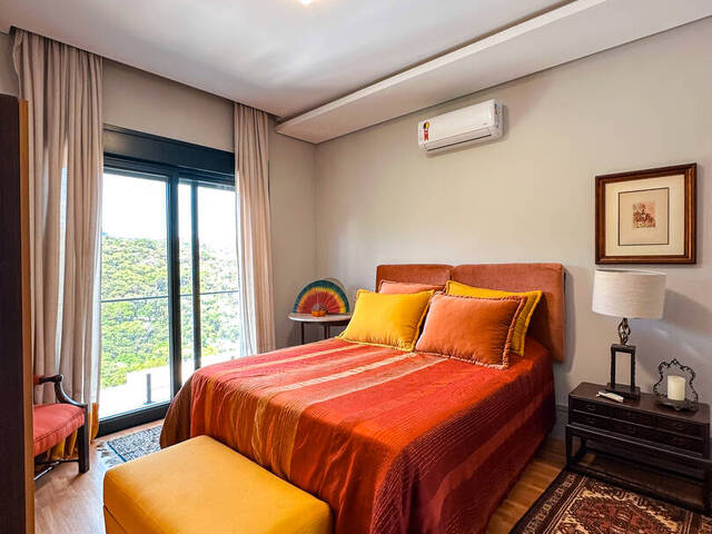 Casa para Venda em Santana de Parnaíba - 5