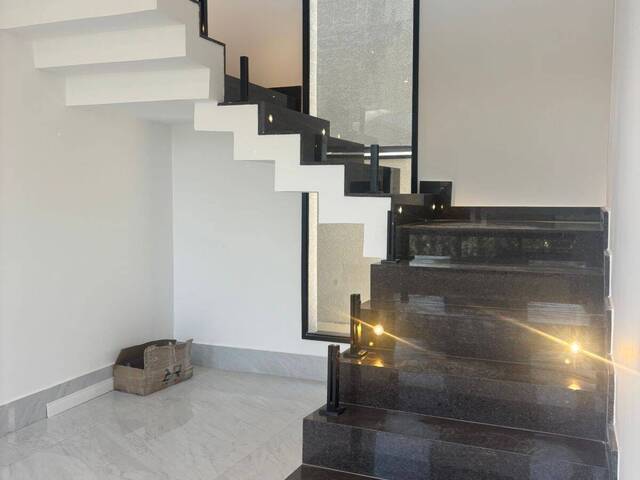 Casa para Venda em Santana de Parnaíba - 4