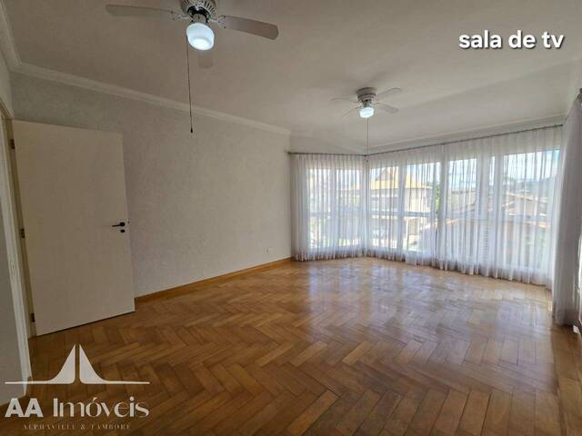 Casa para Venda em Santana de Parnaíba - 4