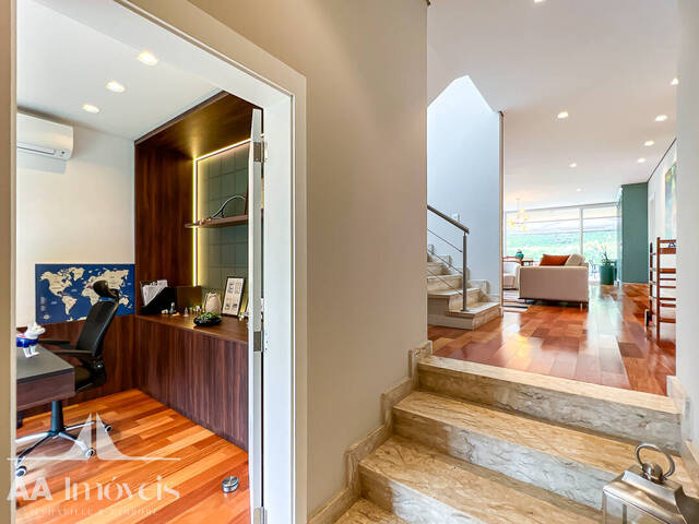 Casa para Venda em Santana de Parnaíba - 5