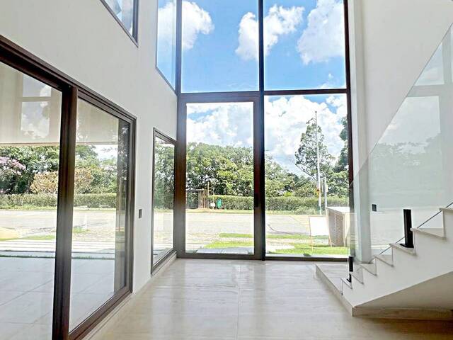 Casa para Venda em Santana de Parnaíba - 3