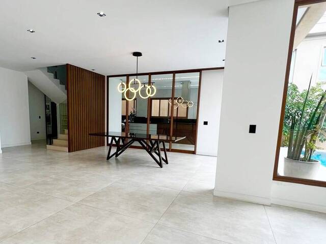 Casa para Venda em Santana de Parnaíba - 4