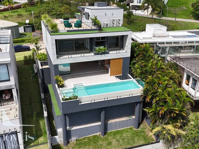 Casa para Venda em Santana de Parnaíba - 3