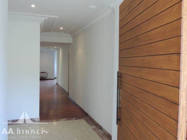 Casa para Venda em Santana de Parnaíba - 2