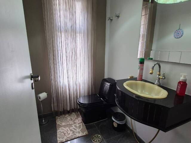 Casa para Venda em Santana de Parnaíba - 2
