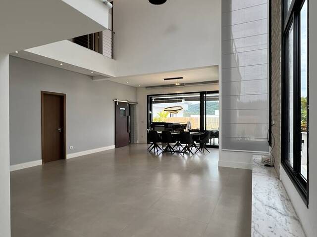 Casa para Locação em Santana de Parnaíba - 2
