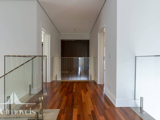 Casa para Venda em Santana de Parnaíba - 2