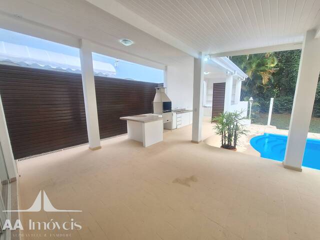 Casa para Venda em Santana de Parnaíba - 3