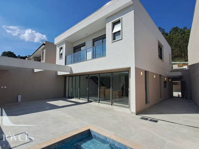 Casa para Venda em Santana de Parnaíba - 3