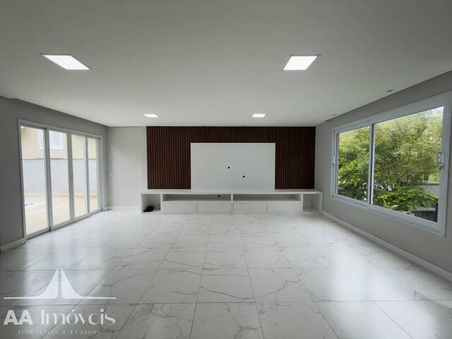 Casa para Venda em Santana de Parnaíba - 2