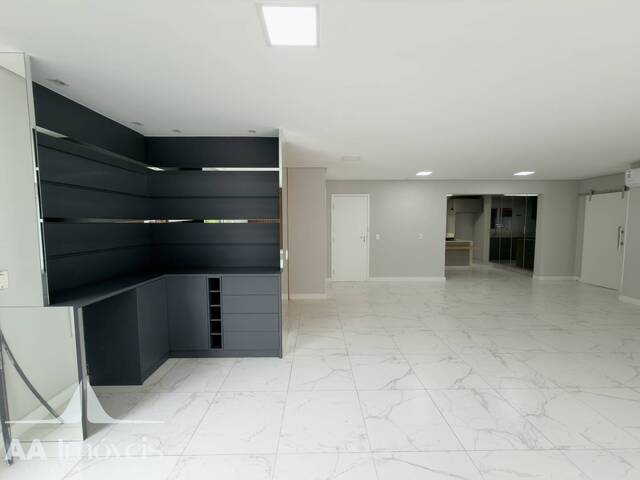 Casa para Venda em Santana de Parnaíba - 5