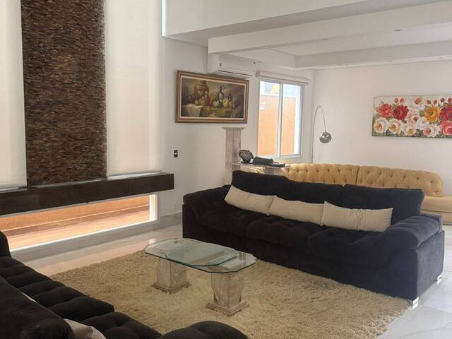 Casa para Venda em Santana de Parnaíba - 3