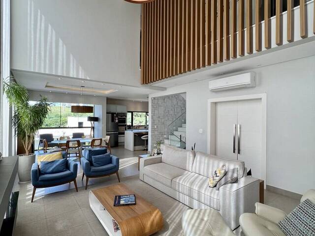 Casa para Venda em Santana de Parnaíba - 3